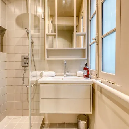 La By Cocoonr Apartman *