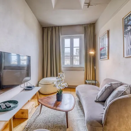 La By Cocoonr Apartman